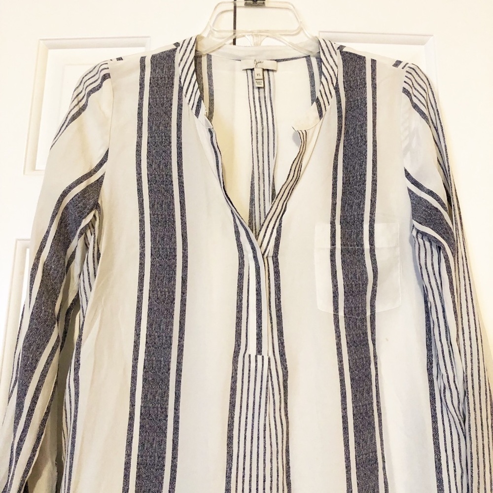 Joie 100% silk white & blue stripe top w/ pocket - Picture 3 of 7